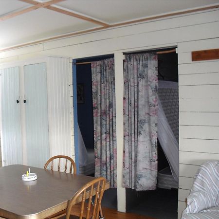 Lake Wolsey Cabins Hotel Gore Bay Bagian luar foto