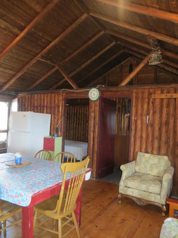 Lake Wolsey Cabins Hotel Gore Bay Bagian luar foto