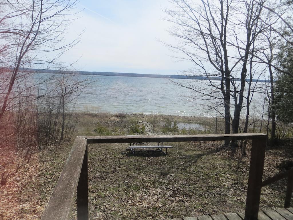 Lake Wolsey Cabins Hotel Gore Bay Bagian luar foto