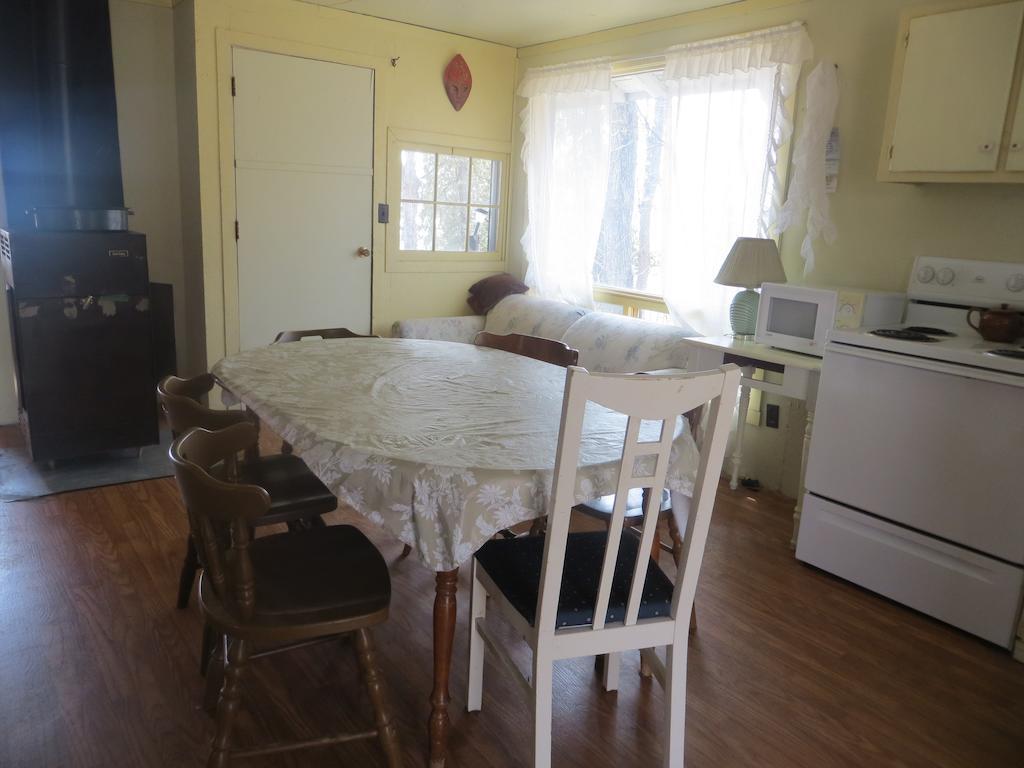 Lake Wolsey Cabins Hotel Gore Bay Bagian luar foto