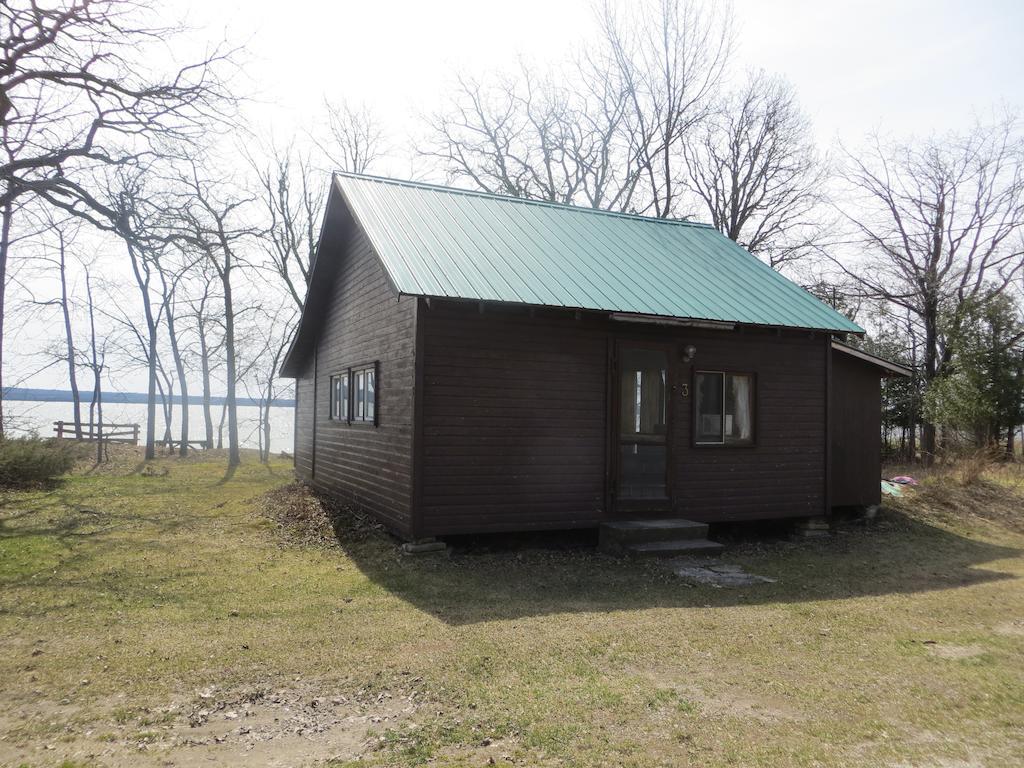 Lake Wolsey Cabins Hotel Gore Bay Ruang foto