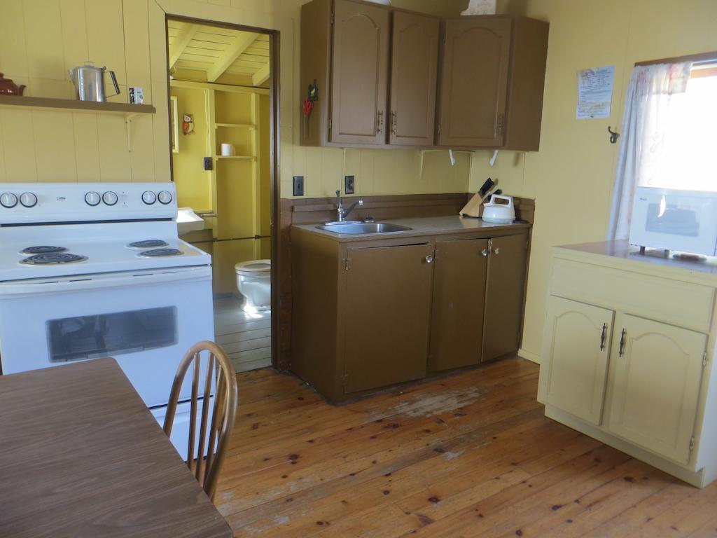 Lake Wolsey Cabins Hotel Gore Bay Bagian luar foto
