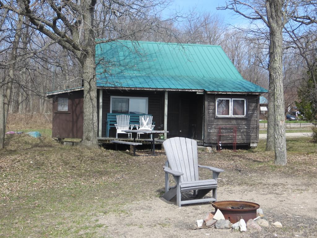 Lake Wolsey Cabins Hotel Gore Bay Ruang foto