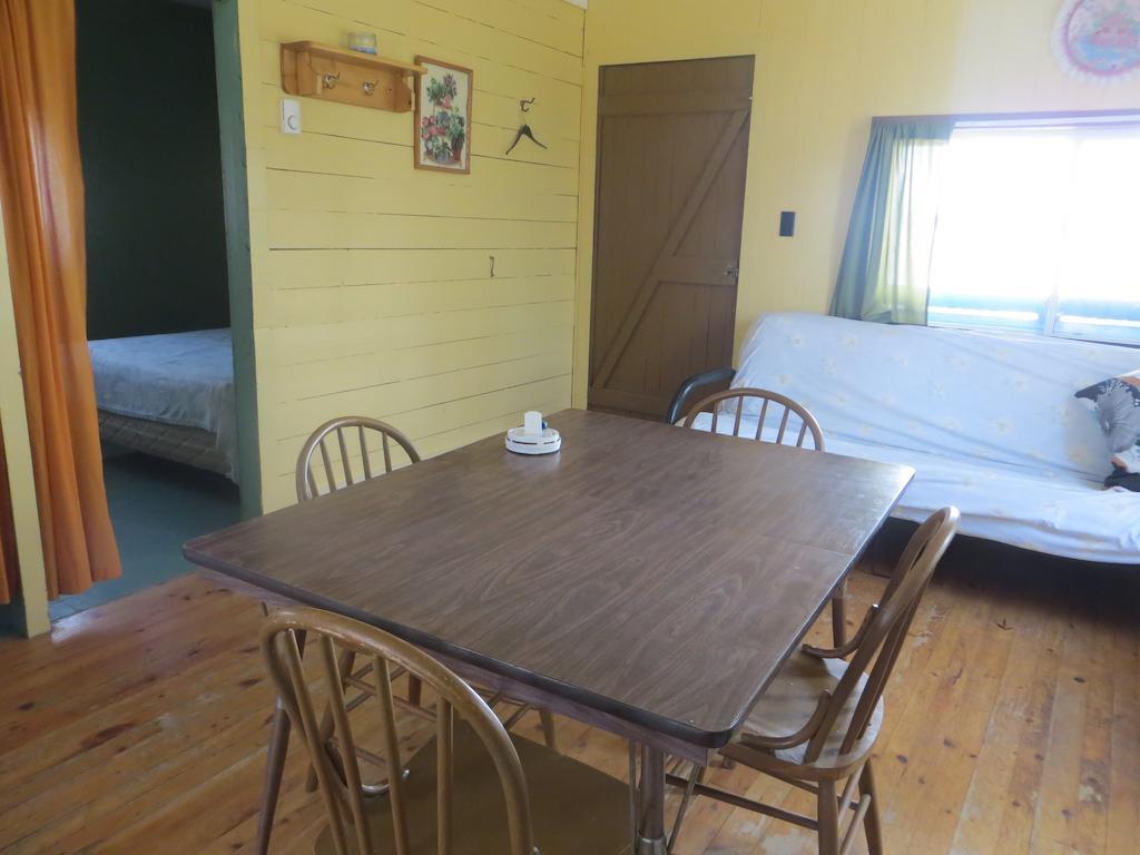 Lake Wolsey Cabins Hotel Gore Bay Ruang foto